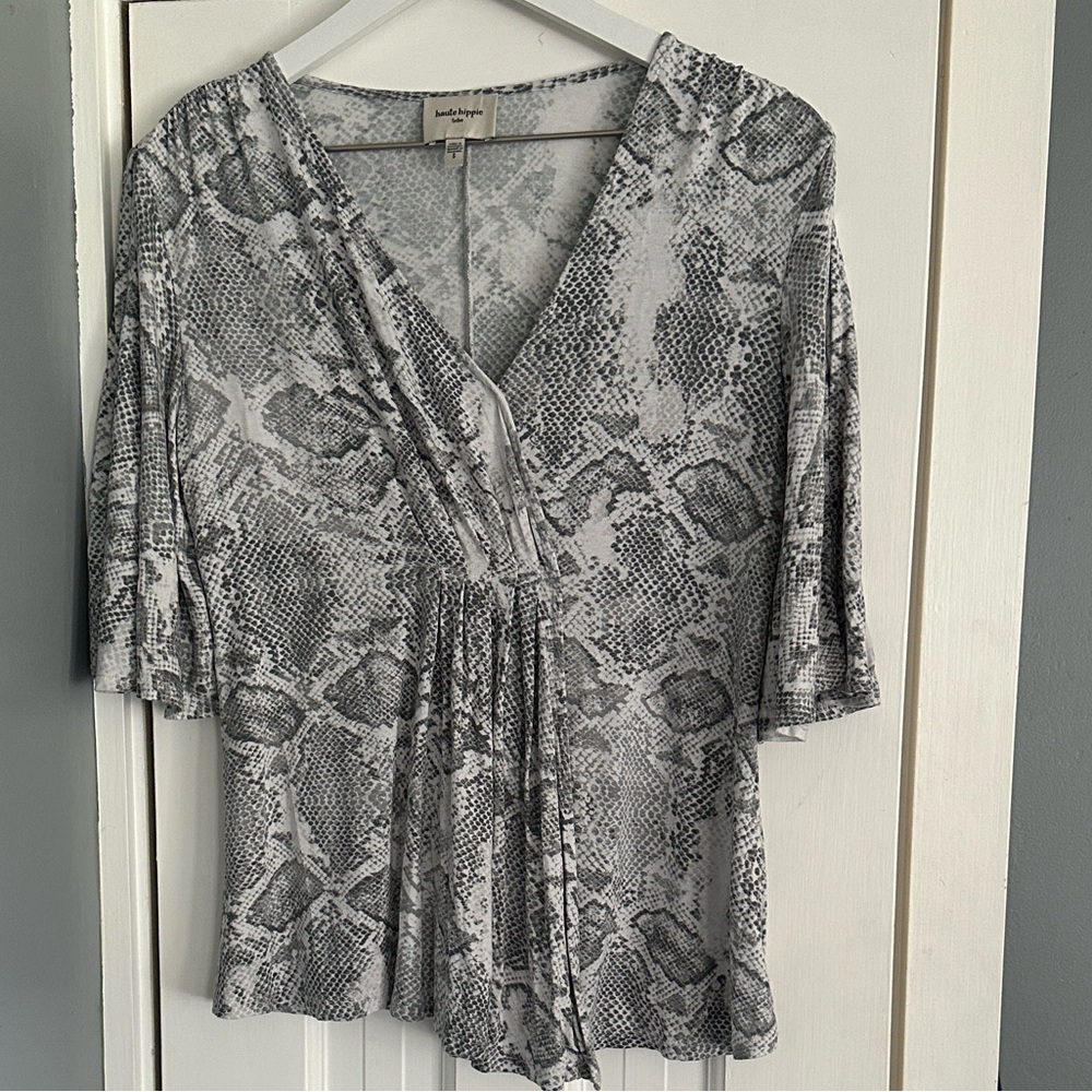 Haute Hippie Tribe Gray Snakeskin Print Split Sleeve Faux Wrap Blouse Size S